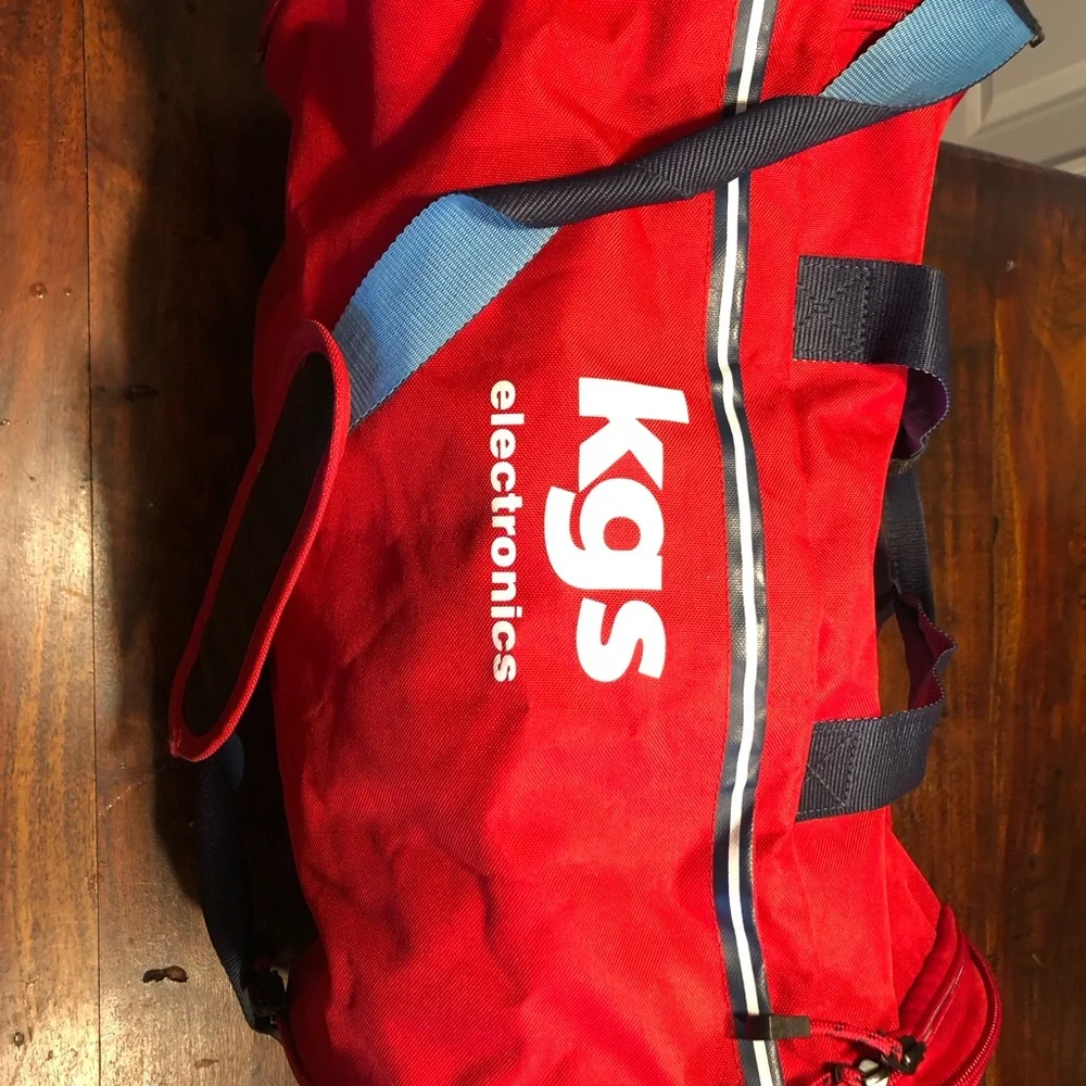 TOMMY BAHAMA BAGS TUMBLER DUFFLE EXPANDS 20.5 X 11.5 X 11.5 Luggage PLEASE READ